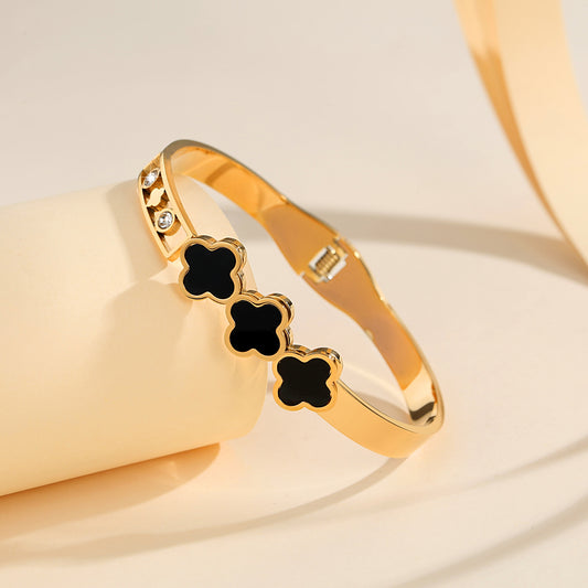 Triplet Black Clover Luxury Bangle