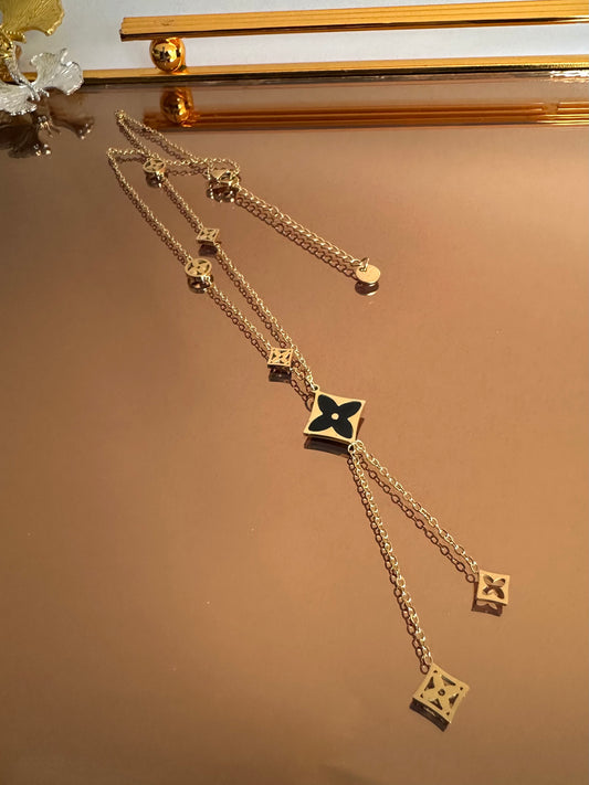 Four Petals Drop Necklace (Black)