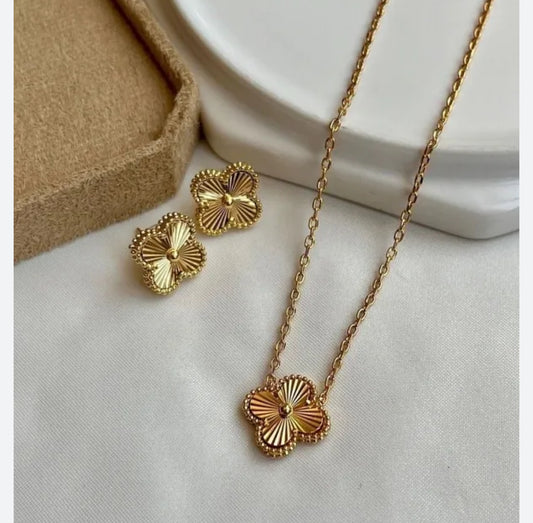 Clover Gold Necklace set 2 in 1 bundle