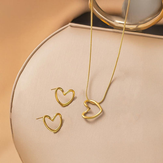 Hollow Heart Necklace set