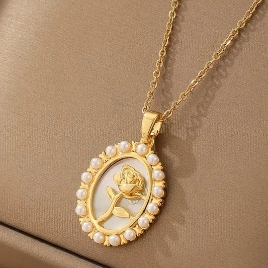 Bohemian Pearl Rose Flower Necklace (White)