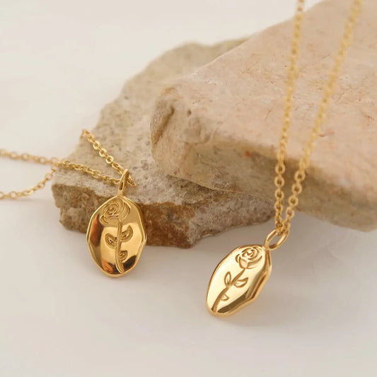 Quinn Rose Necklace