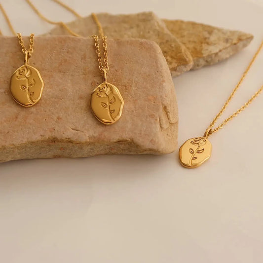 Quinn Rose Necklace