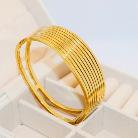 Hera Radiance Bangle