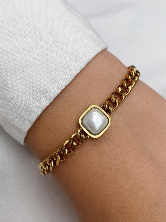 Vintage White Pearl Golden bracelet